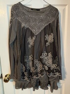 Radzoli Gray Lace Yoke Long Sleeve Tunic with Floral Embroidery